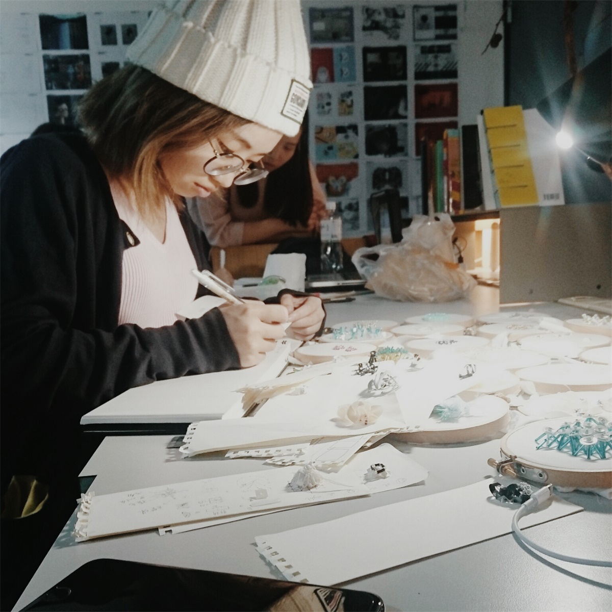 优设专访!Behance 超人气新生代设计师何庭安的做字艺术!