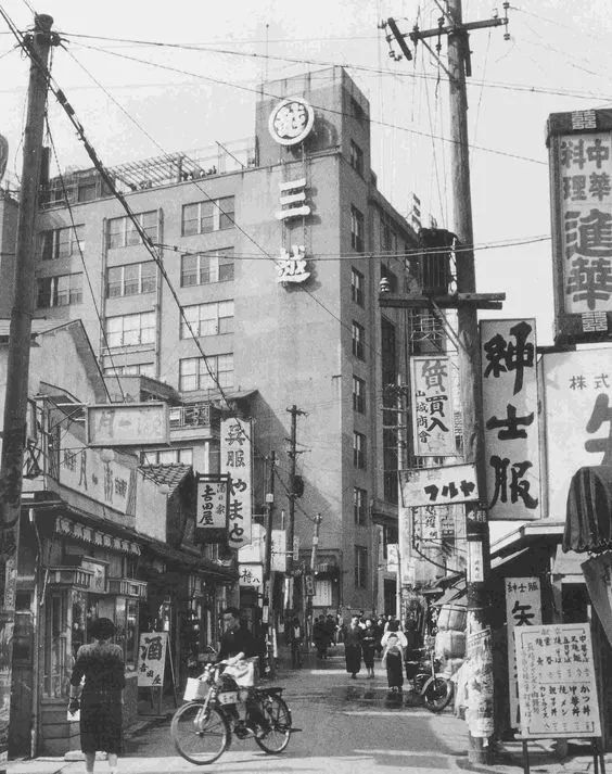 从被驱逐到神逆袭:顶尖日本建筑师、负建筑创始人隈研吾
